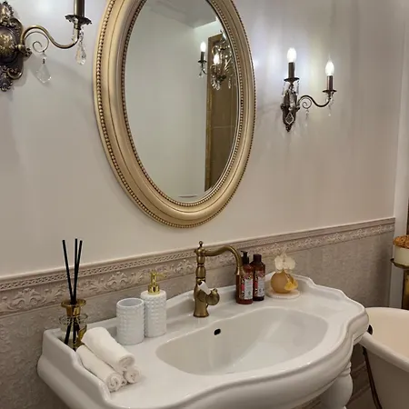 Spacious Townhouse In The Heart Of Old Town Lägenhet *