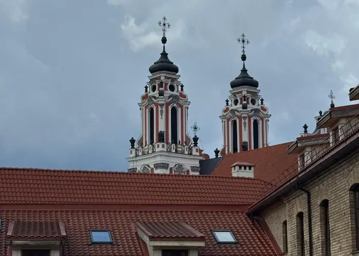 Spacious Townhouse In The Heart Of Old Town *