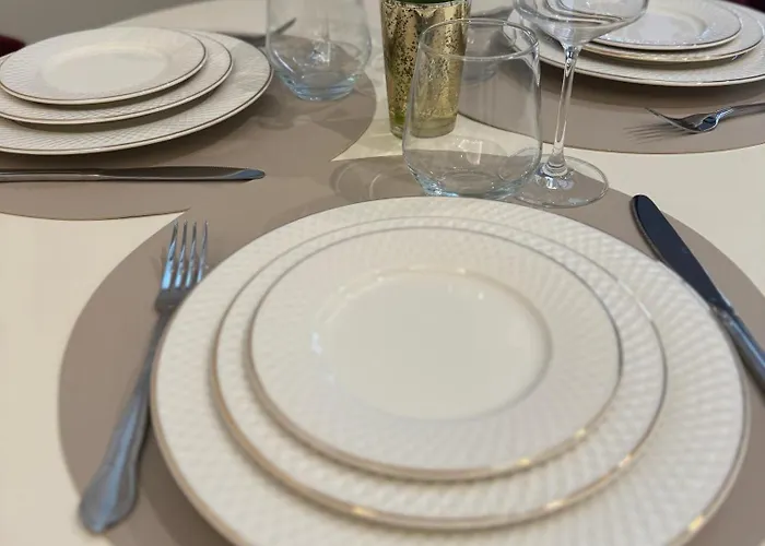 Spacious Townhouse In The Heart Of Old Town