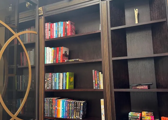 Spacious Townhouse In The Heart Of Old Town 公寓 *