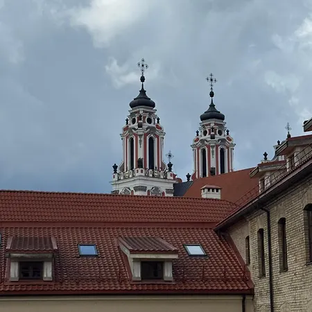 Spacious Townhouse In The Heart Of Old Town *