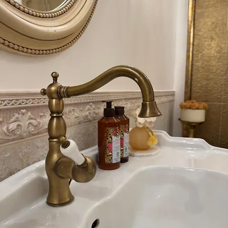 Апартаменты Spacious Townhouse In The Heart Of Old Town Вильнюс