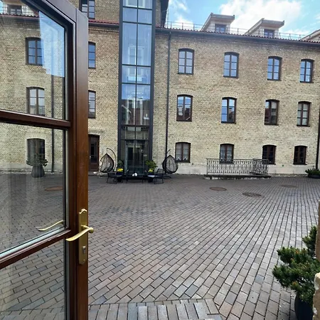 Spacious Townhouse In The Heart Of Old Town Вильнюс