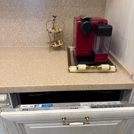 Апартаменты Spacious Townhouse In The Heart Of Old Town *