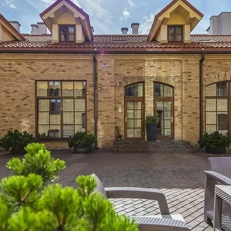 Spacious Townhouse In The Heart Of Old Town アパート *