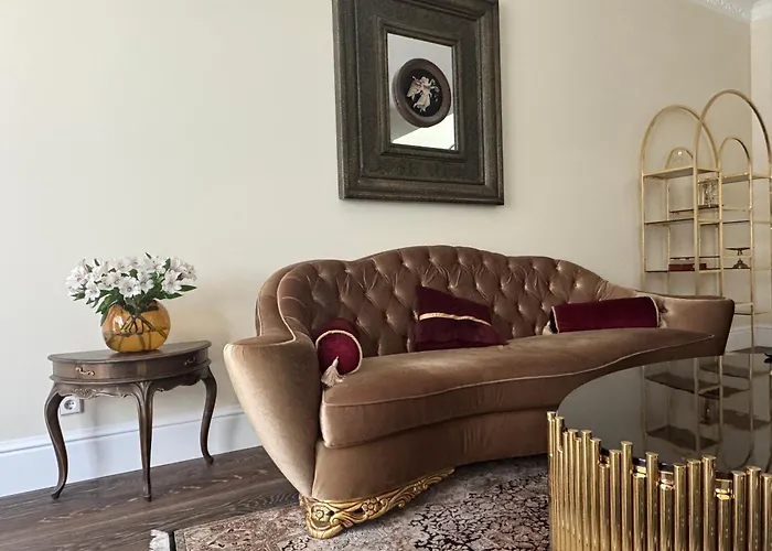 Apartman Spacious Townhouse In The Heart Of Old Town